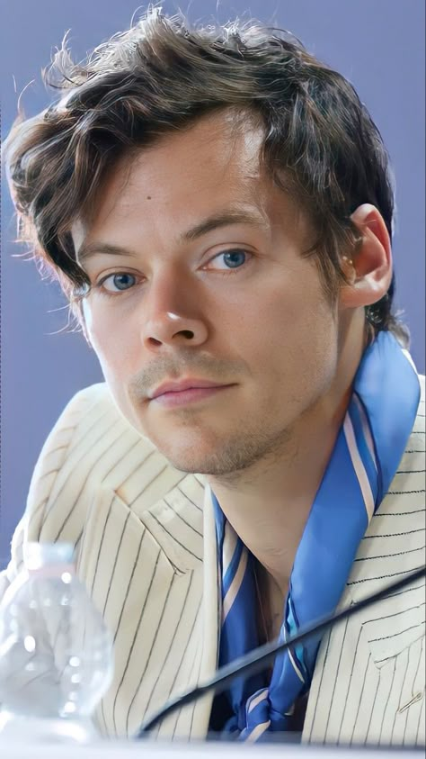 Harry Styles Face, Harry Styles Cute, One Direction Photos, Harry Styles Wallpaper, Family Show, Harry Styles Photos, Harry Styles Pictures, Mr Style, Larry Stylinson