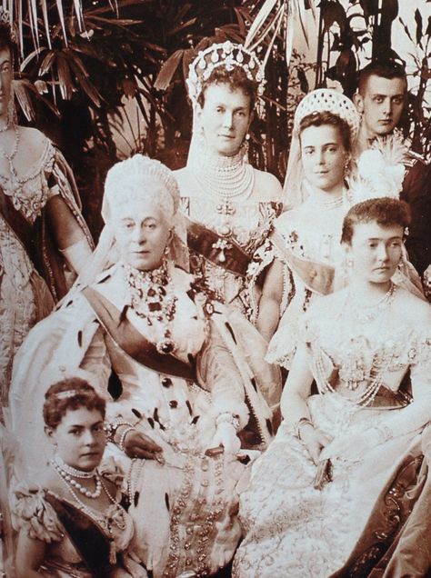 Grand Duchess Vladimir, Alexandra Iosifovna, Maria Pavlovna, Russian Royalty, Princess Louise, Romanov Dynasty, Filipino Culture, Court Dresses, Royal Tiaras