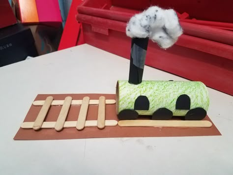 Train Crafts Preschool Art Projects, Train Craft Kindergarten, Thomas The Train Craft, Train Art And Craft For Preschool, Toilet Paper Roll Train, Train Craft For Preschool, Preschool Train Crafts, Train Projects For Preschool, Train Activity Preschool