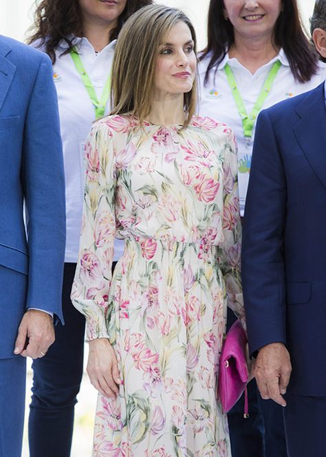 Queen Letizia and King Felipe attend Rod Stewart concert in Madrid Rod Stewart Concert, Rod Stewart, Royal Look, Queen Letizia, Royals, Date Night, Floral Tops, Madrid, Royalty