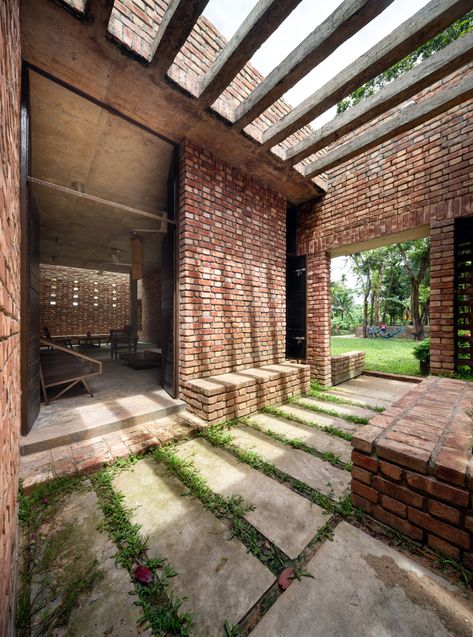 Gallery of Shikor Country House / Spatial Architects - 12 Real Estate Office, Entry Design, School Campus, Rural House, Floor Layout, Brick Architecture, Village Houses, Rural Life, Good House