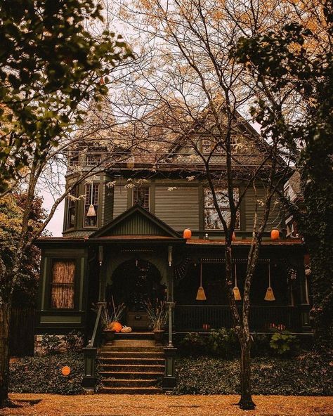 Halloween Tattoo, Fall Mood, Spooky Szn, Halloween Vibes, Fall Feels, Halloween Aesthetic, Fall Pictures, Best Seasons, Autumn Halloween