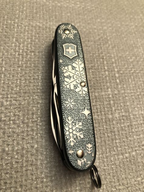 Swiss Army Knife Aesthetic, Magic Staff, Knife Aesthetic, Urban Edc, Army Knife, Cool Knives, Winter Magic, Swiss Army Knife, Swiss Army