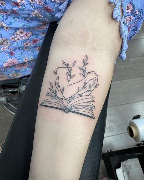 Hands Holding Book Tattoo, Book Brain Tattoo, Book Themed Tattoo Ideas, Cool Book Tattoo Ideas, Bff Book Tattoos, Elbow Book Tattoo, Book Tattoo Sketch, Line Work Book Tattoo, Book Tattoos Ideas