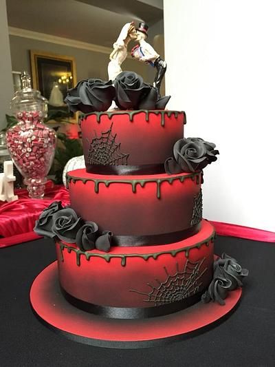 Halloween Wedding Cake Halloween Wedding Cake, Halloween Cake Ideas, Goth Cakes, Gothic Wedding Cake, Gothic Cake, Halloween Wedding Cakes, Quince Cake, Nightmare Before Christmas Wedding, Sweet And Spooky