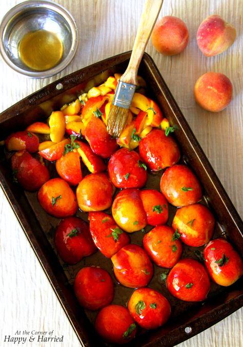 Honey Roasted Peaches -  fresh summer peaches coated with honey and mint and oven-roasted till soft. Eat them with ice cream or use them in other peach desserts! #happyandharried #honey #peach #sorbet #roasted #mint Roasted Peaches, Strawberry Popsicles, Desserts Bread, Peach Sorbet, Peach Desserts, Easy Healthy Meals, Summer Grilling Recipes, Honey Roasted, Recipe Community