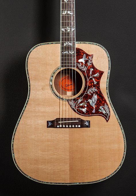 Gibson Hummingbird Guitar, Gibson Acoustic Guitars, Pretty Acoustic Guitars, Custom Guitars Acoustic, Hummingbird Guitar, Acoustic Guitar Design, Acoustic Guitar Pictures, Vintage Guitars Acoustic, Gibson Hummingbird