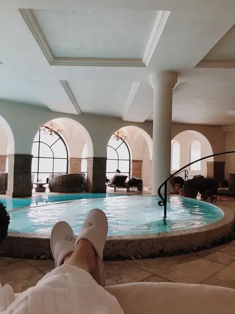 Spa Days Aesthetic, Spa Resort Aesthetic, Birthday Staycation Ideas, Spa Trip Aesthetic, Spa Weekend Aesthetic, Spa Hotel Aesthetic, Hotel Staycation Aesthetic, Hotel Spa Aesthetic, Day Spa Aesthetic