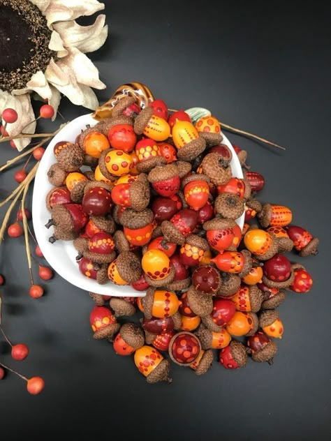 Bright Fall Colors, Acorn Painting, Acorn Ornaments, Acorn Crafts, Cones Crafts, Pine Cone Crafts, Autumn Crafts, Amazing Home, Fall Ideas