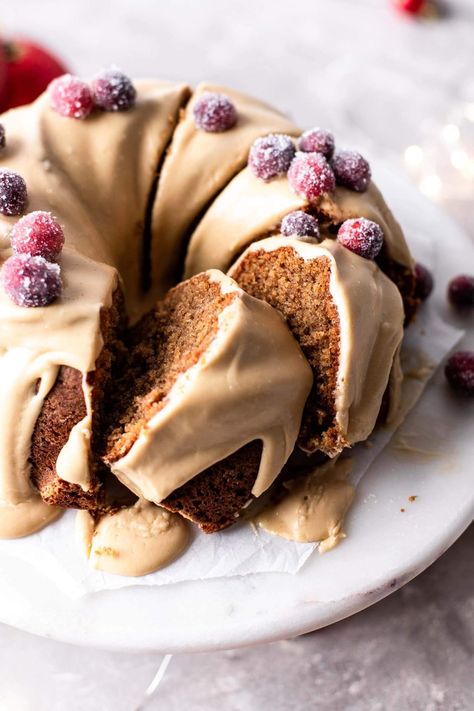 Christmas Bundt Cakes, Bundt Cake Christmas, Christmas Pound Cake, Gingerbread Cake With Caramel Sauce, Gingerbread Bundt Cake Recipes, Caramel Gingerbread Cake, Gingerbread Bundt Cake, Gingerbread Bundt Cake Christmas, Salted Caramel Bundt Cake