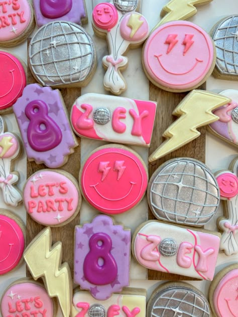 Preppy Party Cake, Preppy Cookies For Birthday, Threenager Birthday Party Food, Y2k Cookies Decorated, Preppy Birthday Cookies, 10th Birthday Ideas Girl, Baylor Cake, Groovy Birthday Cookies, 13th Birthday Cookies