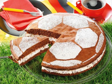 Soccer Birthday Parties, Soccer Birthday, Soccer Party, Soccer, Birthday Party, Ethnic Recipes, Cake, Birthday, Quick Saves