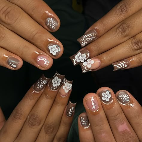 Matching couples set 🤎 Matching Couple Nail Sets, Matching Nail Art Couple, His And Her Matching Nails, Matching Boyfriend Nails, Men And Women Matching Nails, Couples Nails Ideas Matching, Matching Nails With Girlfriend, Couples Nails Ideas, Matching Nail Sets