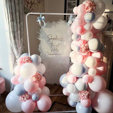 🎈BALLOONS CORK 🇮🇪 в Instagram: «🤍SQUARE BASE🤍 Perfect for any celebration •birthday •hen party • baby shower • wedding •etc #balloonscork #corkballoons…» Hen Party Balloons, Balloon Stand, Instagram Square, Balloon Stands, Balloon Delivery, Celebration Birthday, Balloon Decor, Hen Do, First Holy Communion