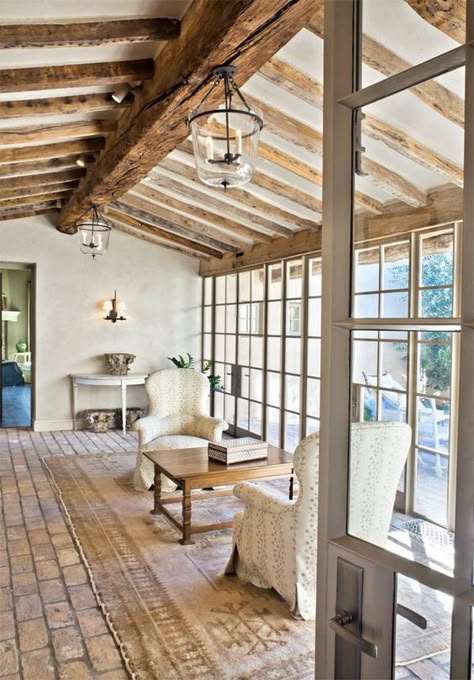 There is nothing like authentic country farmhouse charm with rustic decor plus elegance, and we will explore the interior design details which combine to create effortlessly elegant rooms with European farmhouse charm. #rusticdecor #european #decorinspiration European Farmhouse Decor, Country Style Interiors, Sunroom Ideas, French Estate, European Farmhouse, Casas Coloniales, European Home Decor, Gorgeous Interiors, Brick Flooring