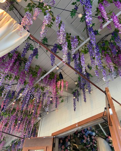 Lavender Brunch Decor, Lavender Ceiling, Lavender Brunch, Yoga Event, Brunch Restaurant, Restaurant Outdoor, Lavender Decor, Brunch Decor, Breakfast Places