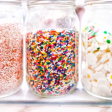 Sprinkles Organization Ideas, Sprinkles Storage Ideas, Sprinkle Storage Ideas, Organize Baking Supplies, Organizing Baking Supplies, Cookie Jars Display, Baking Supplies Storage, Baking Pantry, Baking Supplies Organization