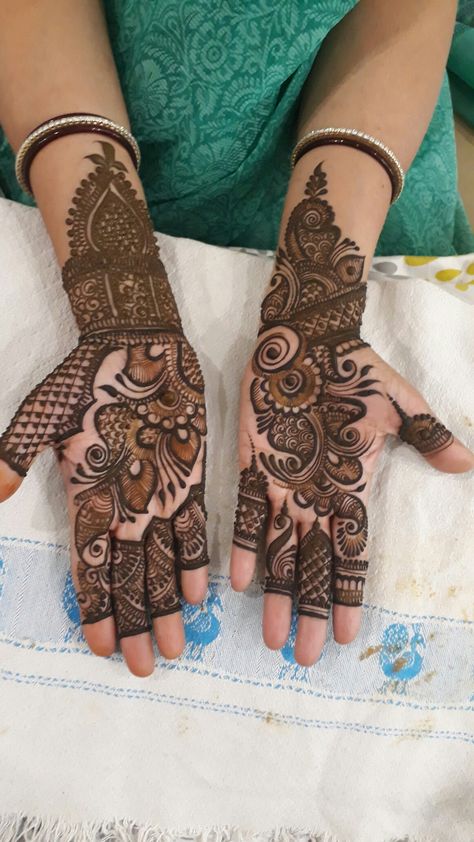 Half Hand Mehndi Design, Diwali Mehndi, Front Mehndi Design, Palm Mehndi Design, Simple Arabic Mehndi Designs, Mehndi Designs 2018, Mehndi Designs Bridal Hands, Mehndi Designs For Kids, Mehndi Design Pictures