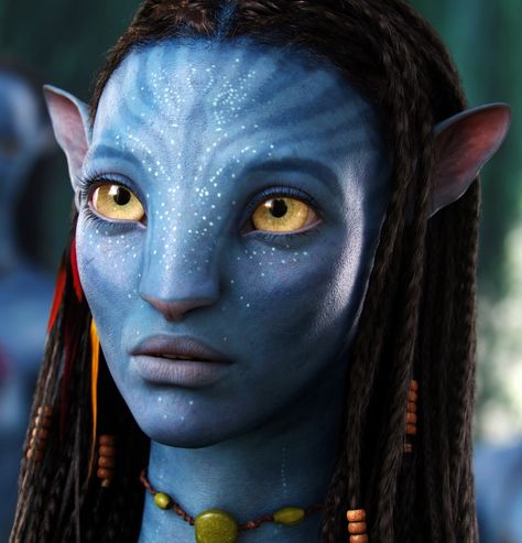 Neytiri(Avatar) played by Zoe Saldana Halloween Maquillage, Avatar Makeup, Avatar Halloween, Avatar Face, Avatar Film, Avatar James Cameron, Make Avatar, Avatar Films, Avatar Picture