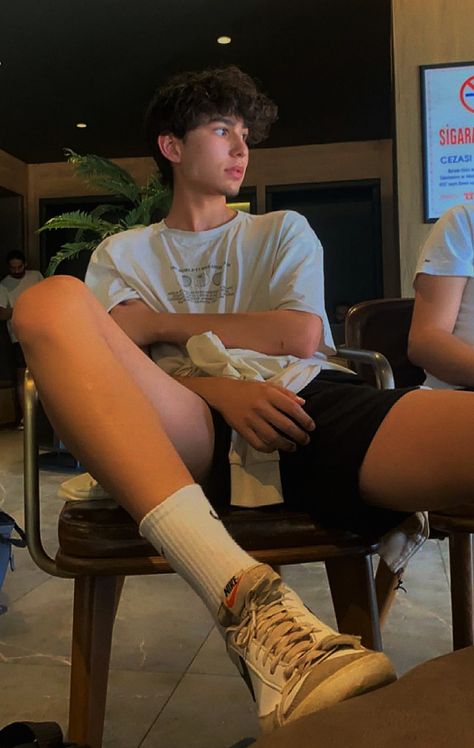 Guys Shorts Outfit, Guy In Shorts, Twink Outfit, Converse Nike Socks, Workout Dresses, Gay Boy Outfits, Style Of Men, Guys Fashion Casual, Men In Socks