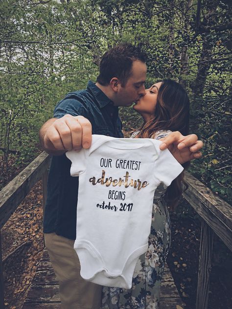 Maternity Photography Onesie, Pregnancy Announcement With Onesie, Pregnancy Announcement Outfit Ideas, Onesie Photoshoot, Funny Pregnancy Pictures, Outdoor Pregnancy Announcement Photos, Baby Onesies Announcement, Mountain Pregnancy Announcement, Onesie Announcement