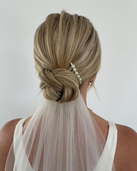 Bridal Hair Updo Elegant, Upstyle Wedding Hair, Knotted Bun, Wedding Updo Hairstyles, Low Bun Wedding Hair, Bride Hairstyles Updo, Blonde Wedding Hair, Blonde Bride, Blonde Updo