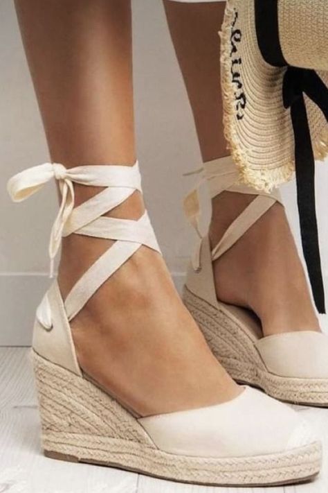 espadrille wedges, comfortable, stylish, summer footwear Closed Toe Summer Shoes, Shoes Fashion Photography, Womens Espadrilles Wedges, Summer Footwear, Fashion Shoes Heels, Leg Straps, Lace Up Espadrilles, Casual Chique, Closed Toe Sandals