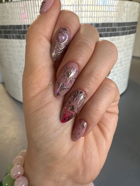 Sagrado corazon Anatomical Heart Nails, Anatomical Heart Nail Art, Sagrado Corazon Nails, Sacred Heart Nail Design, Corazon Sagrado Nails, Esoteric Nail Art, Nail Colors, Nail Art, Nails