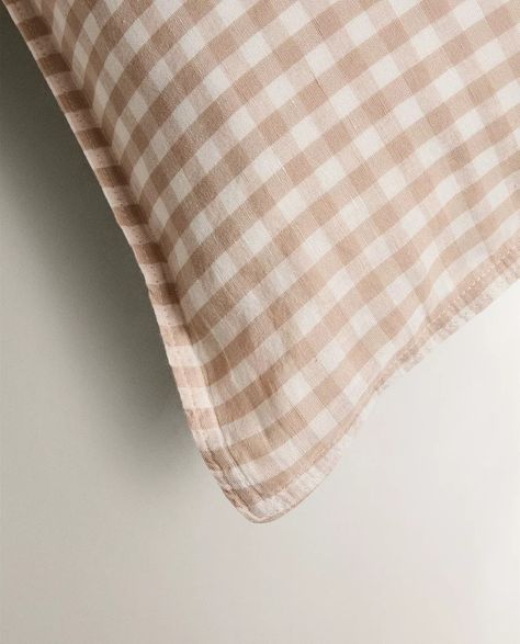 GINGHAM PILLOWCASE - See all - KIDS - BED LINEN | Zara Home Canada Gingham Pillow, Kids Bed Linen, Cargo Shirts, Cotton Pillow Cases, Book Stationery, Gingham Print, Holidays With Kids, Clean Laundry, Sweaters Knitwear