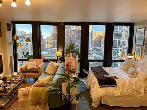 Nyc Studio Apartments, Apartment In Chicago, Cozy Studio Apartment, Studio Apartment Living, Studio Apartment Design, Chicago Apartment, Studio Apartment Layout, Studio Living, Apartment Layout