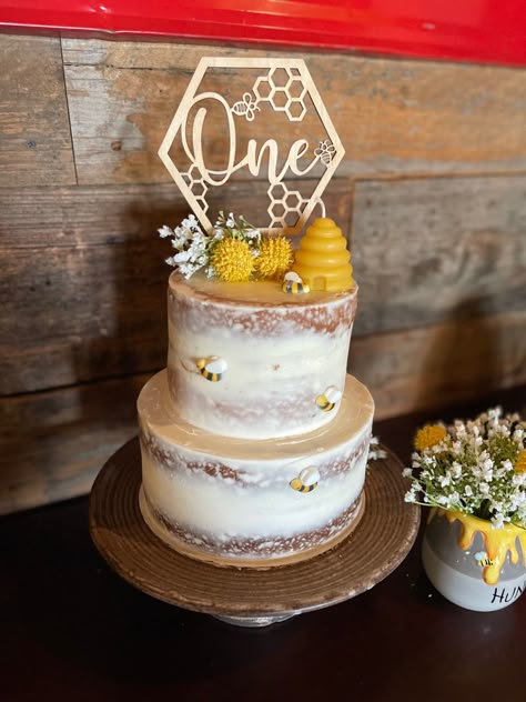 Honey Bee First Birthday Cake, First Beeday Cake, Bee And Sunflower Cake, Sweet As Can Bee Cake, Bee Theme Birthday Cake, First Bee Day Party Cake, Boho Bee Birthday, Bumble Bee Smash Cake, Sweet To Bee One Birthday Party