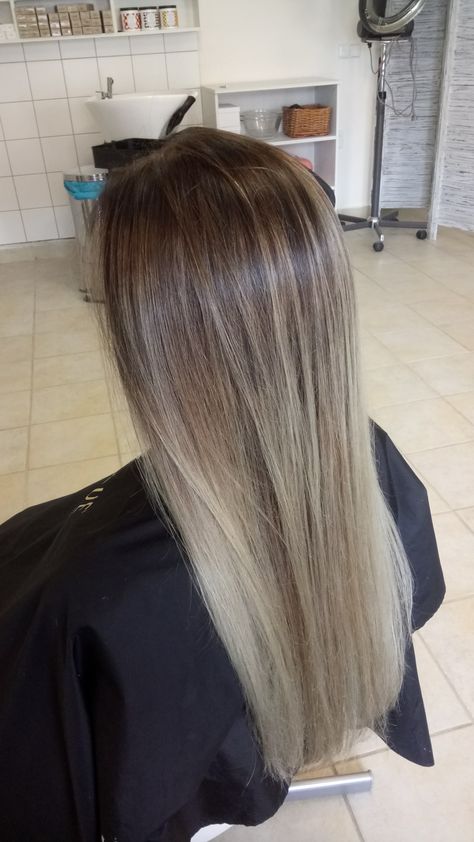 #balayage #blonde #brown #long #hair #straight Dimensional Blonde Straight Hair, Baby Lights Hair, Baylage Hair Blonde, Straight Balayage, Trendy Balayage, Dimensional Balayage, Straight Hair Ideas, Brown Long Hair, Long Hair Straight