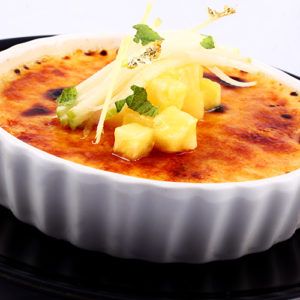 Coconut Creme Brulee, كريم بروليه, Chocolate Creme Brulee, Coconut Creme, Cream Brulee, Creme Brulee Recipe, Summer Sweets, Custard Desserts, Chocolate Creme