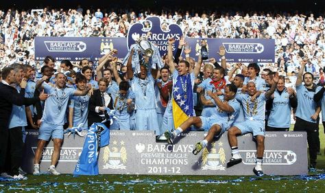 Champions 2011/12 Vincent Kompany, London Logo, League Champions, Premier League Champions, Chelsea Football, Soccer Club, English Premier League, Jamie Oliver, Chelsea Fc