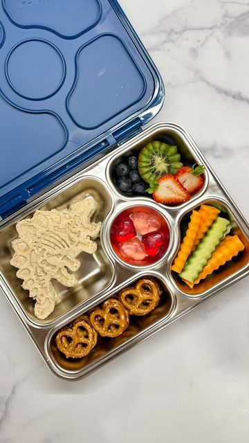 Creative Lunch Ideas, Star Wars Lunch, Foods Diabetics Should Avoid, Preschool Lunch Box, Easy Toddler Lunches, Daycare Meals, Fun Kid Lunch, Kids Lunch Box Meals, Toddler Lunch Box