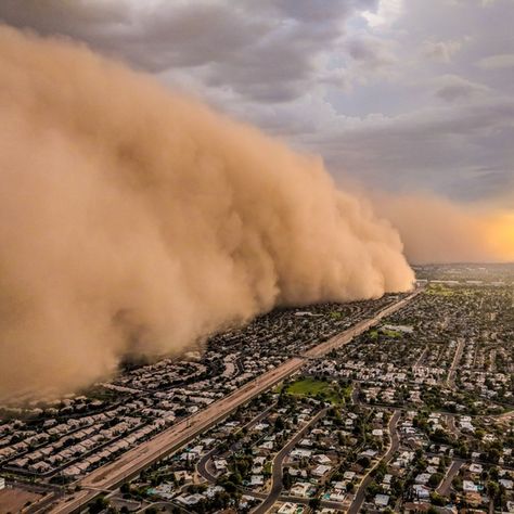 Incredible Photos of Massive Dust Storm Taken From Fleeing News Helicopter Dust Storm, Drone Photos, Aerial Photo, Natural Phenomena, Extreme Weather, Helicopter, Mother Nature, Grand Canyon, Landscape Photography