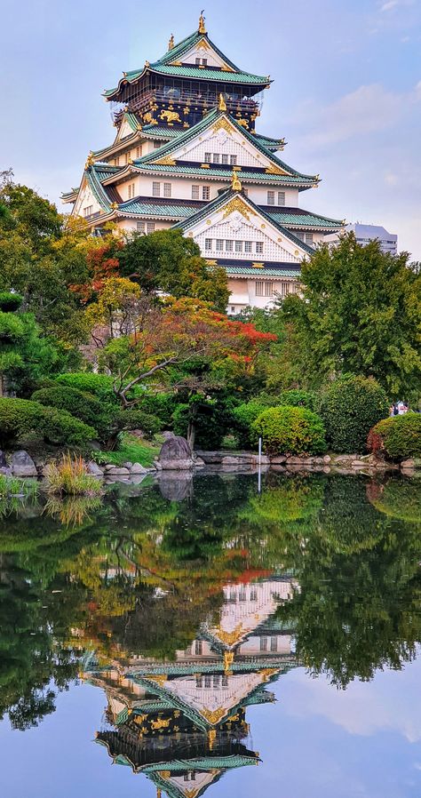 Osaka Castle Japan, Beautiful Places Japan, Osaka Wallpaper, Japan Beautiful Places, Japon Aesthetic, Hikone Castle, Pictures Of Japan, Japan Castle, Japan Building