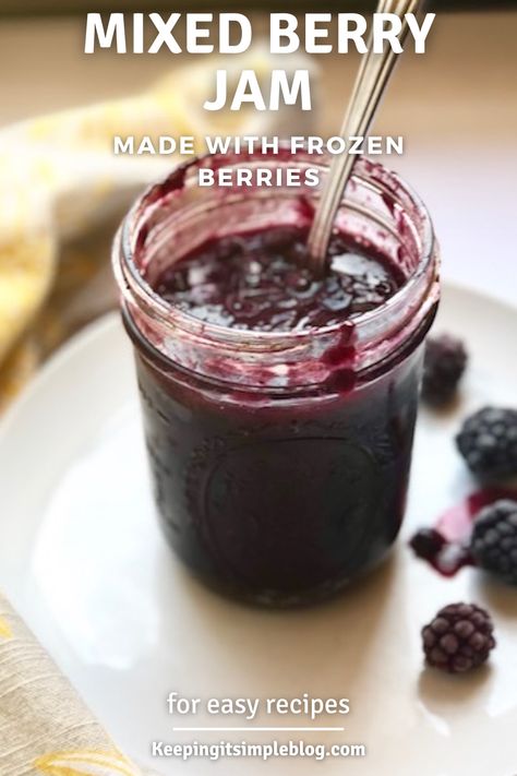 This easy and delicious mixed berry jam is so much better than store bought and ready in no time. Frozen Berry Jam Recipe, Frozen Fruit Jam, Frozen Berry Jam, Jam With Frozen Fruit, Frozen Berries Recipe, Berry Jam Recipe, Mixed Berry Jam, Easy Jam, Homemade Jams