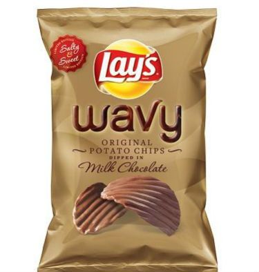 Choclate-covered Wavy Lay's potato chips Lays Chips Flavors, Chips Lays, Dip For Potato Chips, Chocolate Potato Chips, Chocolate Covered Potato Chips, Potato Chip Flavors, Chocolate Chip Dip, Chips Packaging, Lays Chips