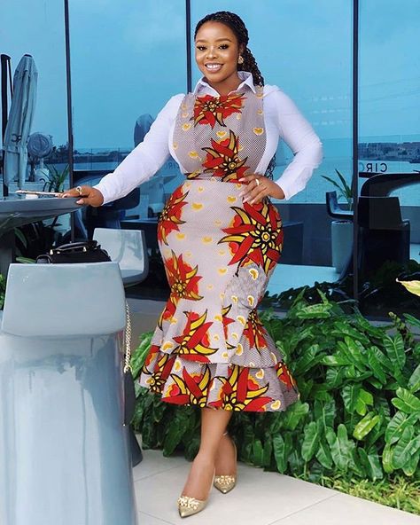 2019 African Fashion Dresses for Your Next Party Ankara Pinafore, Ankara Long Gown Styles, African Lace Styles, Ankara Dress Styles, Best African Dresses, African Dresses Modern, African Wear Dresses, African Fashion Ankara, African Fashion Modern