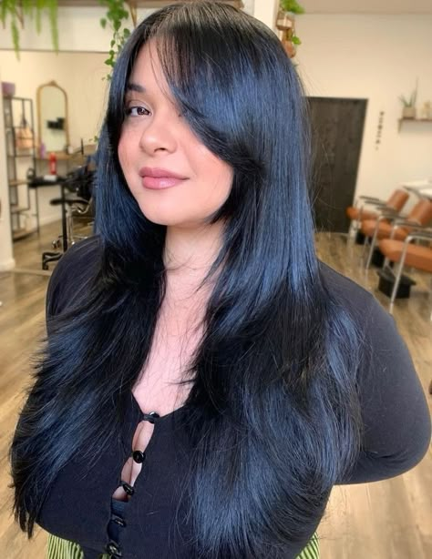 Plus Size Hairstyles, Double Menton, Hair Inspiration Long, Layered Haircuts For Medium Hair, Hair Color Streaks, Hairstyles For Layered Hair, Haircuts For Medium Hair, Long Hair With Bangs, Hair Color And Cut