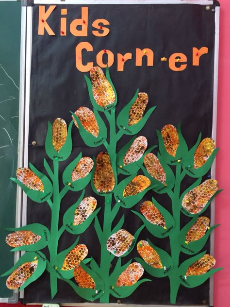 Corn Art Project, Corn On The Cob Craft, Thanksgiving Lesson Plans, Water Bottle Crafts, Thanksgiving Crafts Preschool, Preschool Crafts Fall, Fall Classroom Decorations, Fall Classroom, Thanksgiving Preschool