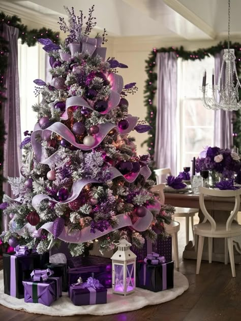 Purple And Green Christmas Tree, Purple Christmas Tree Ideas, Christmas Baubles To Make, Purple Christmas Decor, Purple Christmas Tree Decorations, Novogodišnja Dekoracija, Royal Violet, Christmas Ideas Diy, Different Christmas Trees