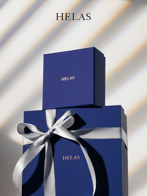 Blue Jewelry Packaging, Creative Packaging For Jewelry, Blue Box Packaging Design, Box Wrapping Ideas Packaging, Royal Blue Packaging, Gift Box Ribbon Ideas, Dark Blue Packaging, Jewelry Package Design, Blue Box Packaging