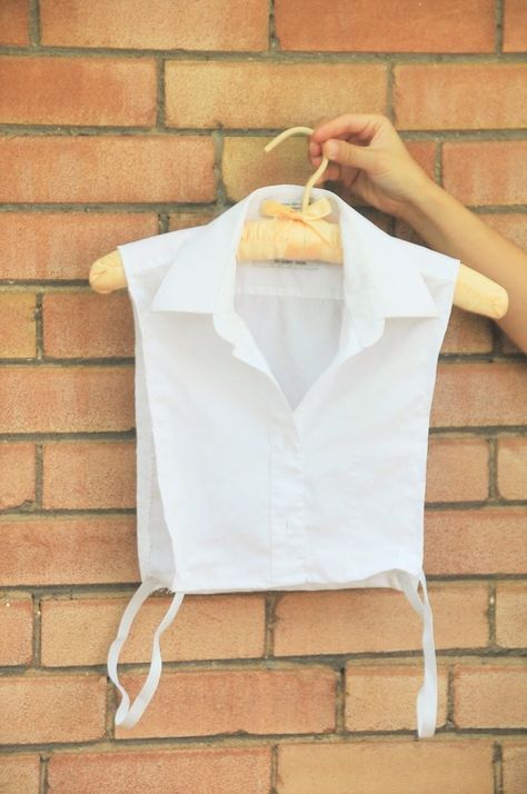 DIY: Faux chemise (make your own dickey) - Kiku Corner Shirt Makeover, Diy Fashion Trends, Collars Diy, Fake Collar, Make Your Own Clothes, Diy Fashion Clothing, Couture Mode, Old Shirts, Tie Dye Shirts