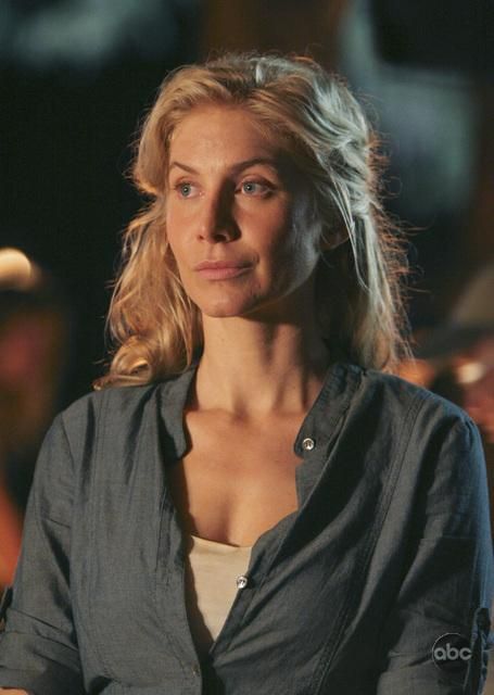 Possibly the most intimidating character ever. Juliet, Lost. Lost Juliet, Juliet Burke, Lost Series, Kate Austen, Lost Tv Show, Elizabeth Mitchell, Matthew Fox, Lost Forever, John Locke