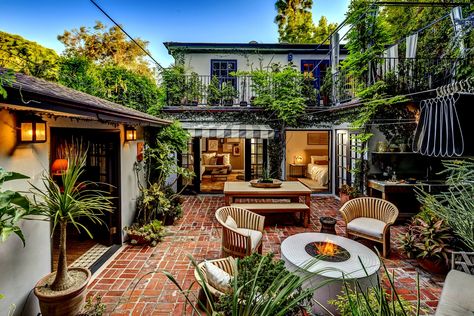 Home of the Week: From Mexico City to a WeHo backyard - Los Angeles Times Small Cooking Area, City Patio, Mexican Outdoor Kitchen, Central Atrium, Midcentury Living, Sunset Restaurant, Living In Mexico City, Small Outdoor Kitchens, Living In Mexico