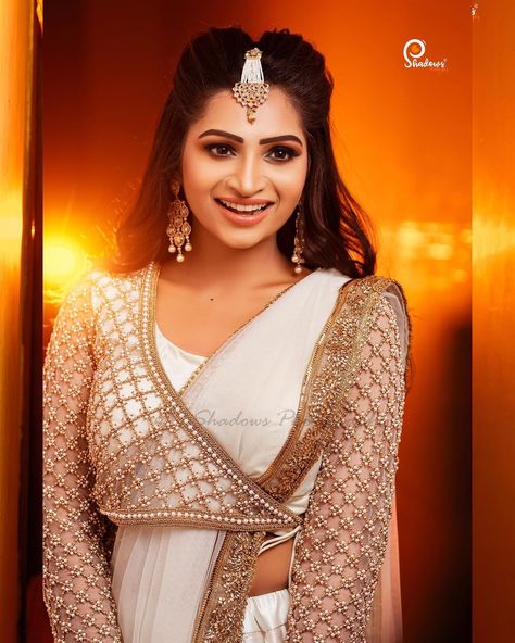 Blouse Sleeve Designs, Nakshathra Nagesh, Blouse Sleeves Design, Latest Saree Blouse, Designs Blouse, Blouse Designs High Neck, Blouse Designs Catalogue, Choli Blouse, New Saree Blouse Designs