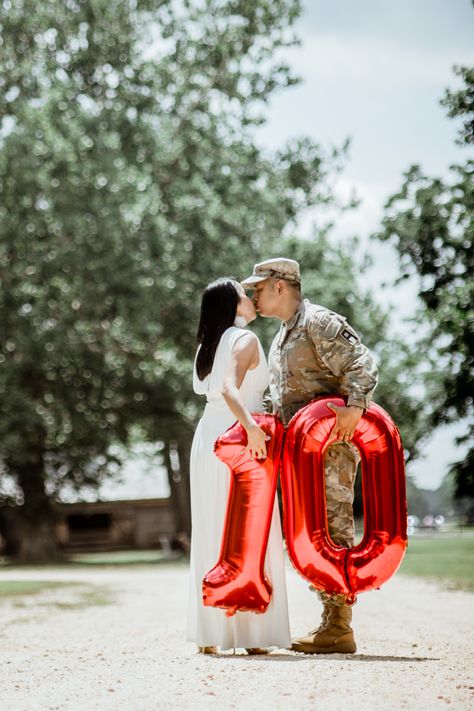 10 Year Wedding Anniversary Photo Shoot Ideas, 20th Wedding Anniversary Photoshoot Ideas, Photoshoot Ideas Anniversary, 15 Year Anniversary Picture Ideas, 15 Anniversary Photo Shoot Ideas, Annivery Photo Ideas, 20th Anniversary Picture Ideas, 10year Anniversary Photo Shoot, 30th Anniversary Photo Shoot