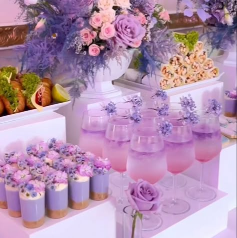 Tangled Themed Sweet 16, Butterfly Brunch, Deco Violet, Bridgerton Ball, Bridgerton Party, Lavender Theme, Lila Party, 16 Outfits, Sweet 16 Outfits